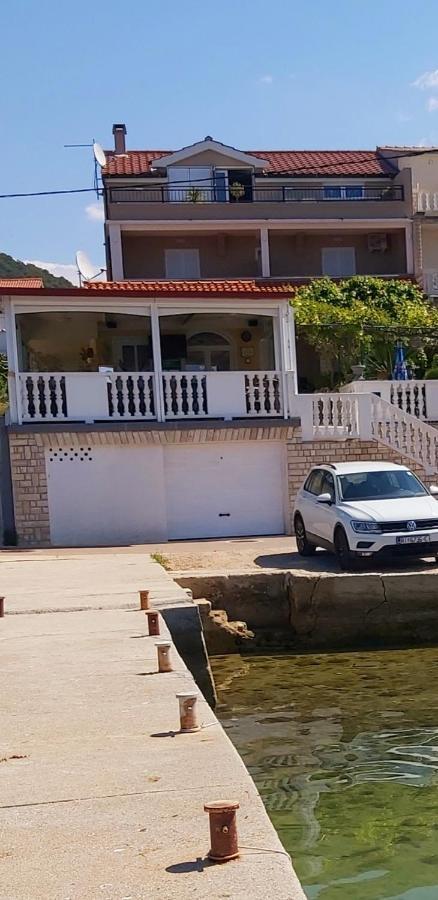 Meduza B&B Barbat na Rabu Luaran gambar