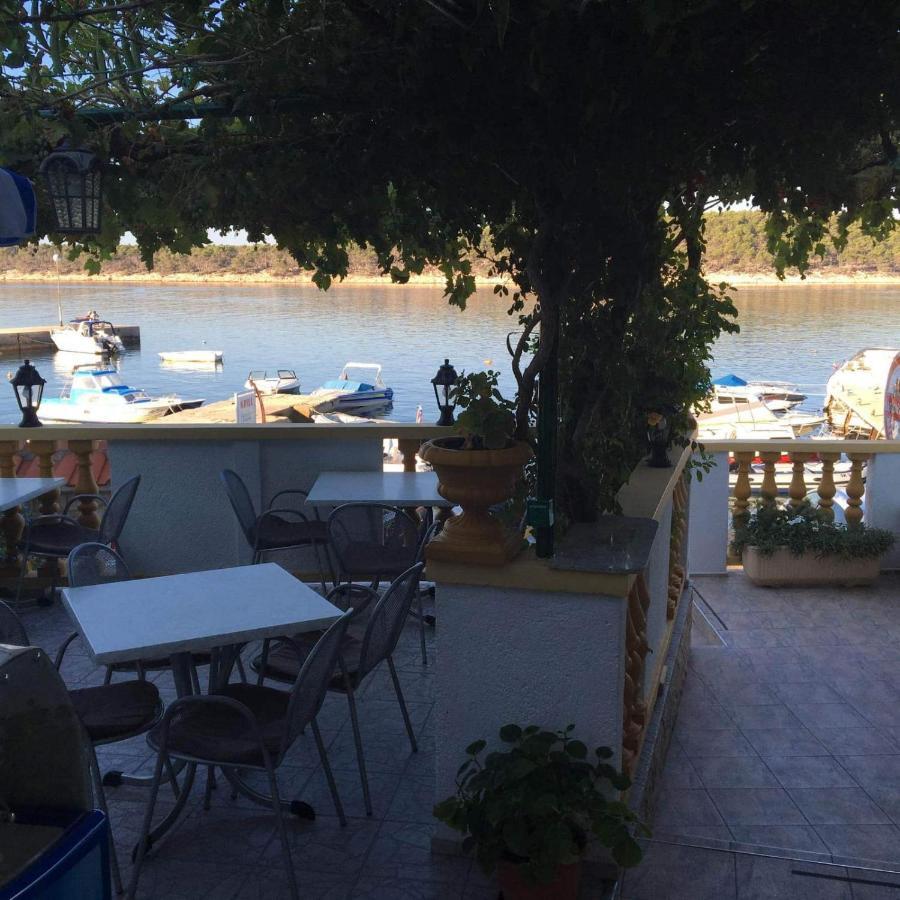 Meduza B&B Barbat na Rabu Luaran gambar