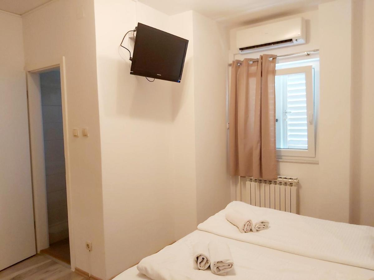 Meduza B&B Barbat na Rabu Luaran gambar